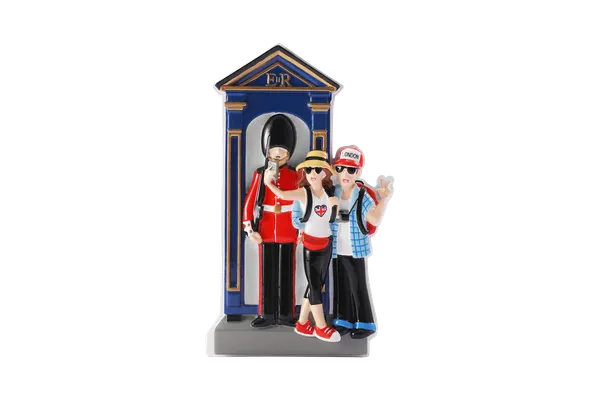 OR3076 - UK London Guard (Tourist Couple)